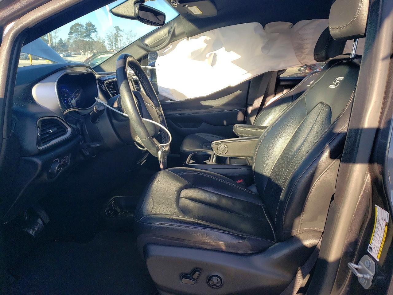 2020 Chrysler Pacifica Touring L - Image 7