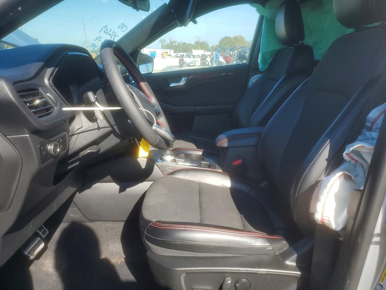 2023 Ford Escape St Line - Image 7