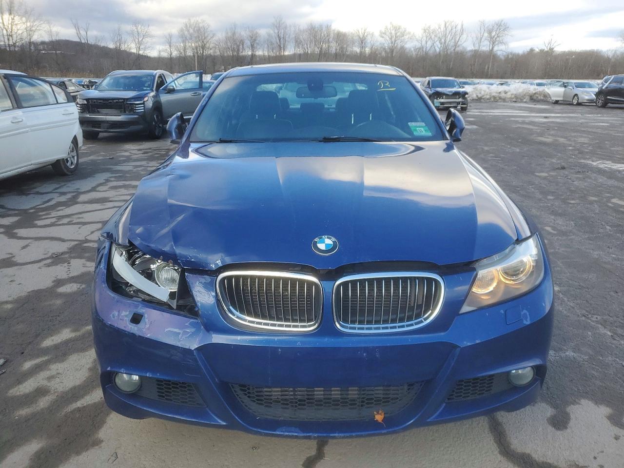 2010 BMW 335 Xi - Image 5