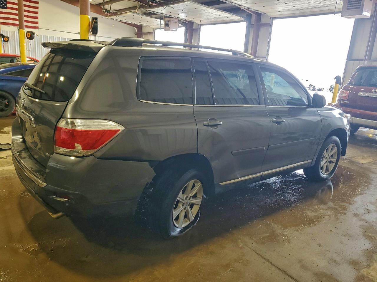 2013 Toyota Highlander Base - Фото 3