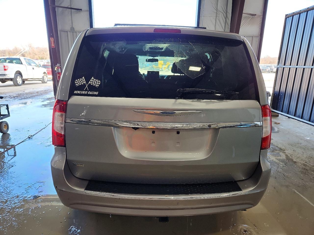 2015 Chrysler Town & Country Touring - Фото 6