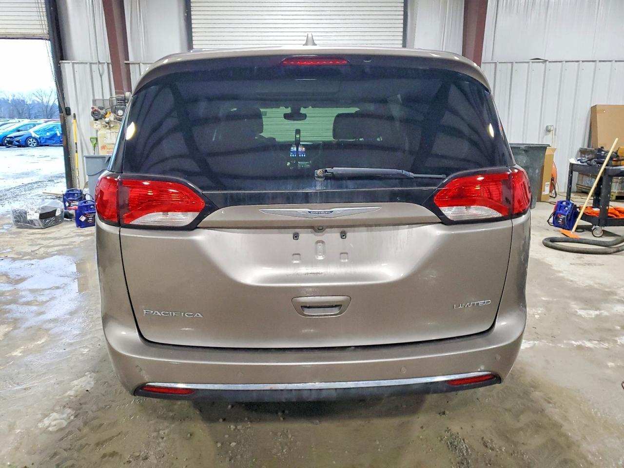 2017 Chrysler Pacifica Limited - Фото 6