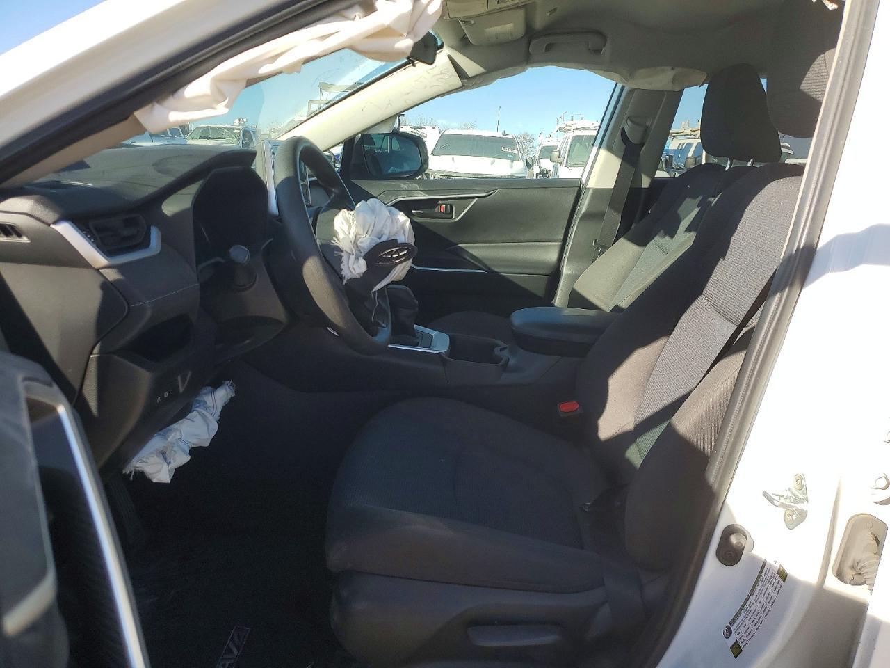 2023 Toyota Rav4 Le - Image 7