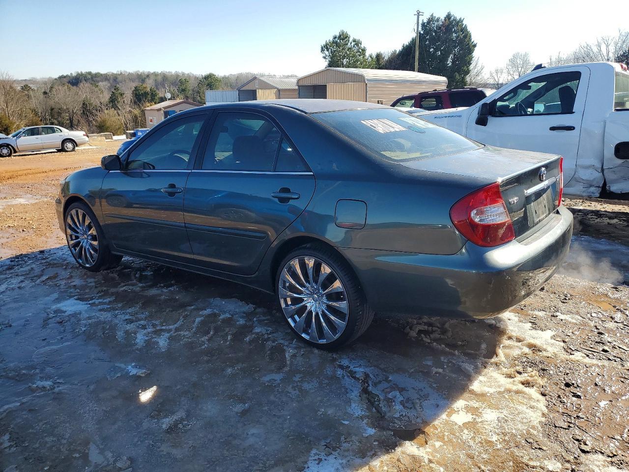 2002 Toyota Camry Le - Фото 2