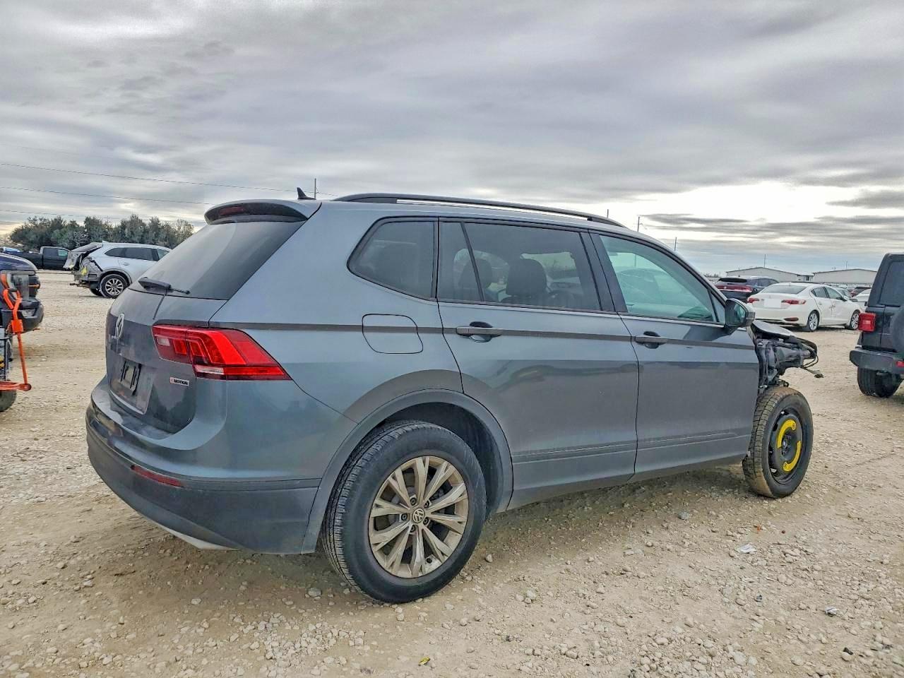 2020 Volkswagen Tiguan S - Фото 3