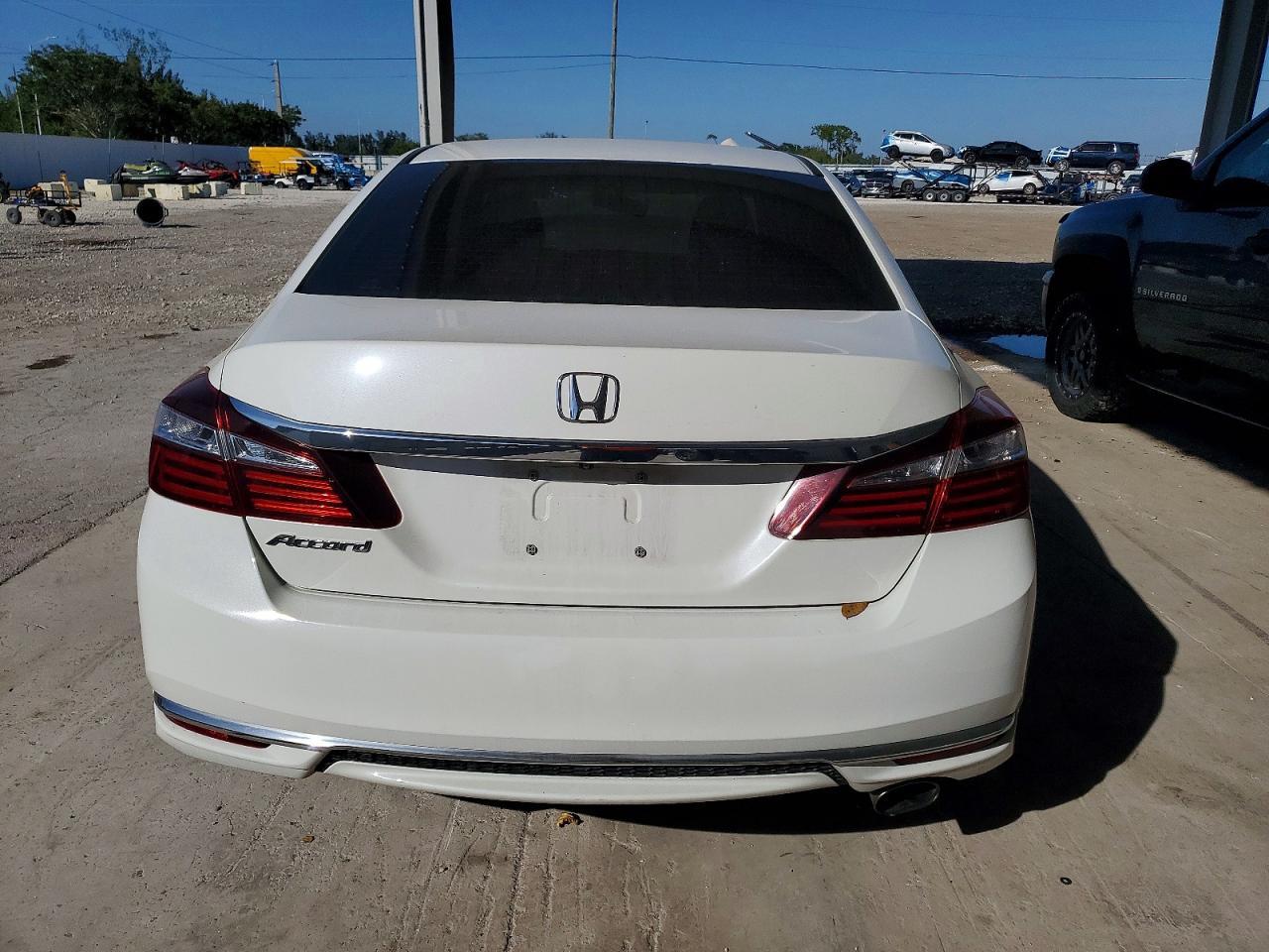 2017 Honda Accord Lx - Фото 6