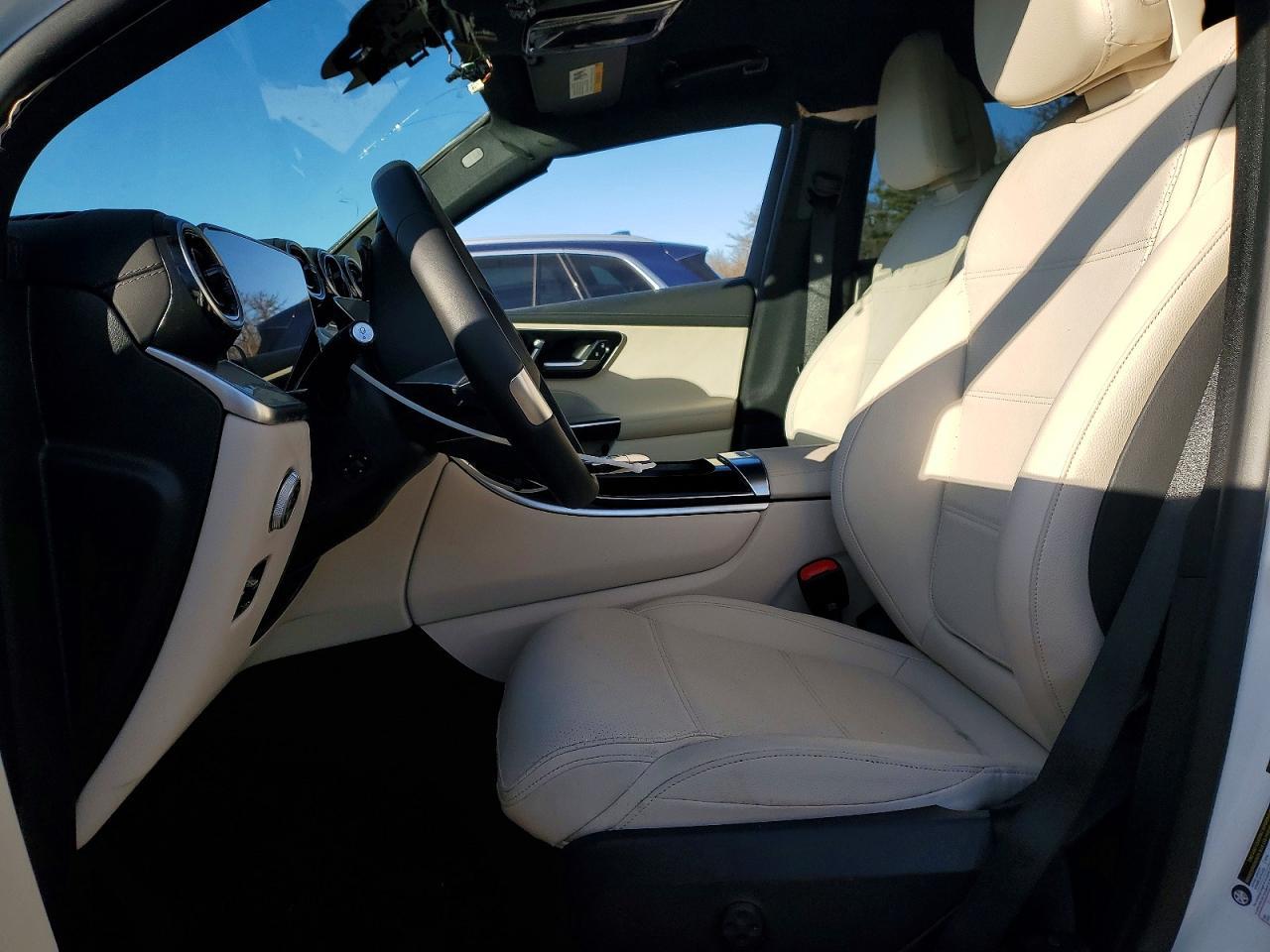 2025 Mercedes-Benz Glc 350E - Image 7