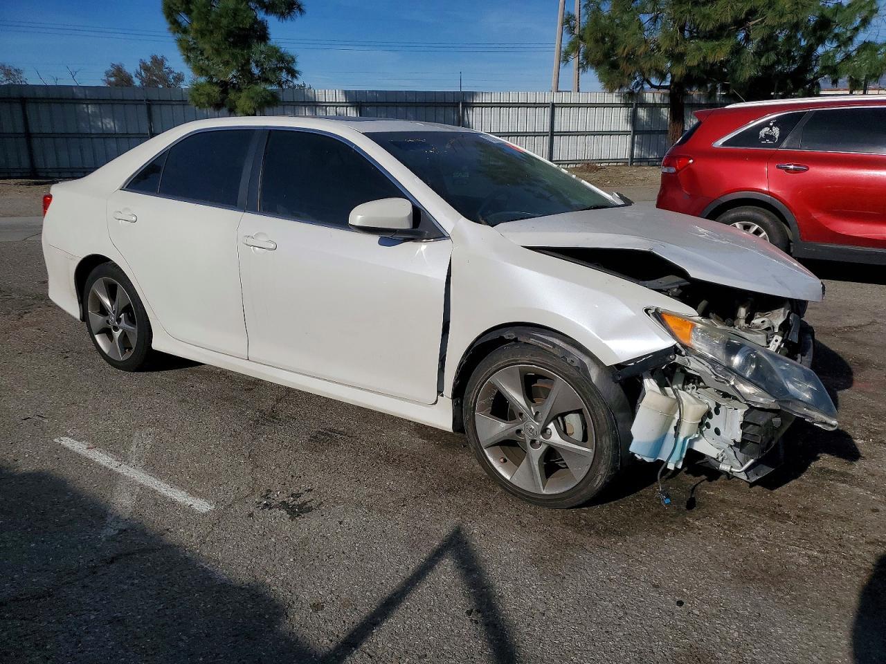 2014 Toyota Camry L - Фото 4