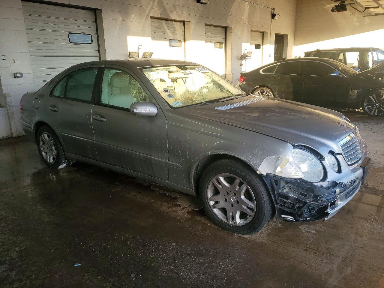 2006 Mercedes-Benz E 350 4Matic - Image 4
