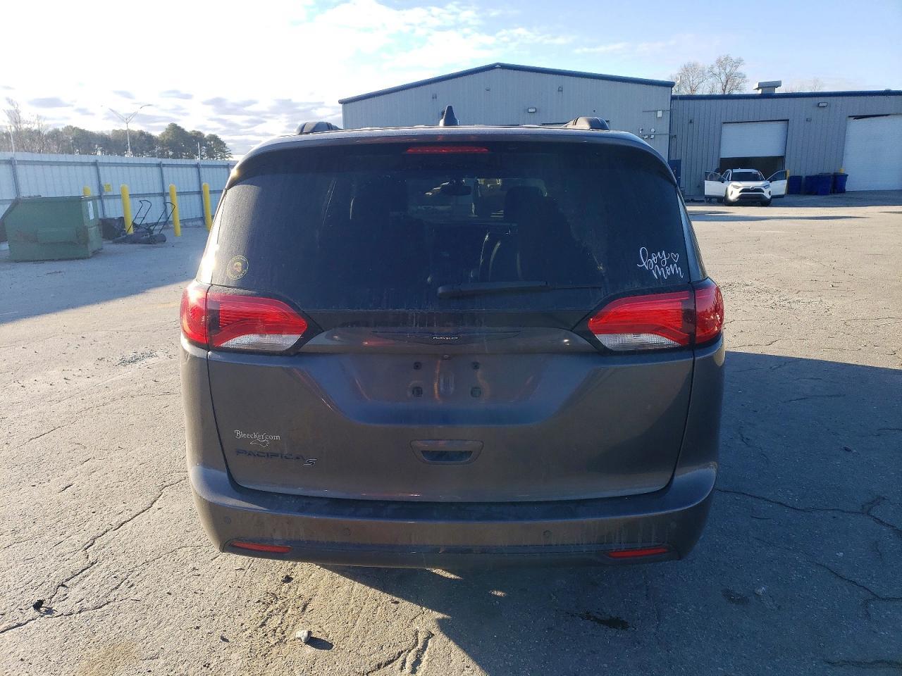 2020 Chrysler Pacifica Touring L - Image 6