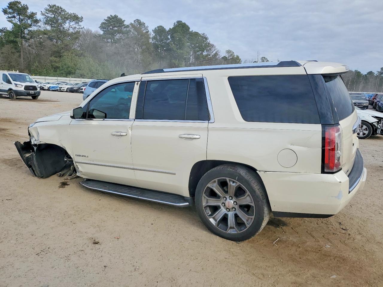 2015 GMC Yukon Denali - Фото 2