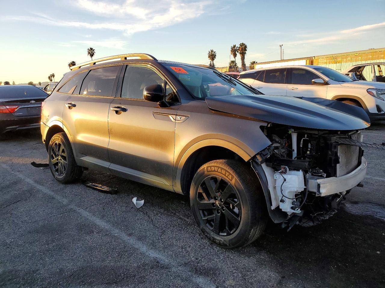 2023 Kia Sorento S - Фото 4