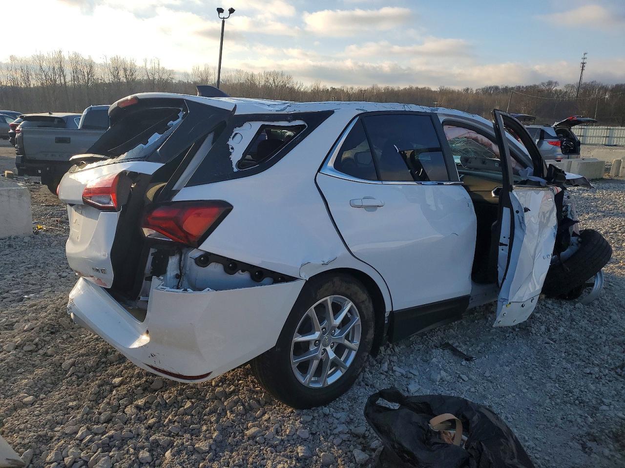 2022 Chevrolet Equinox Lt - Фото 3
