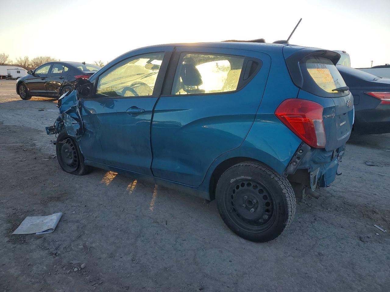 2020 Chevrolet Spark Ls - Фото 2