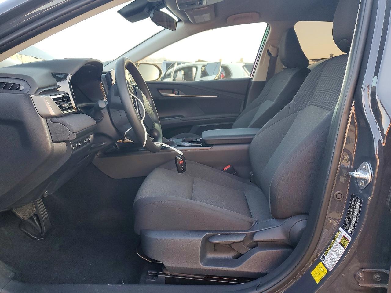 2025 Toyota Camry Le - Фото 7