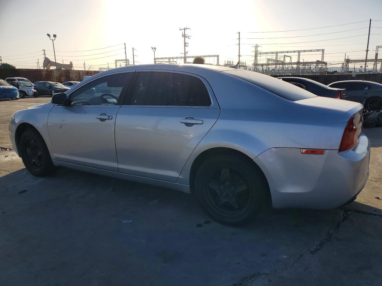 2011 Chevrolet Malibu Ls - Фото 2