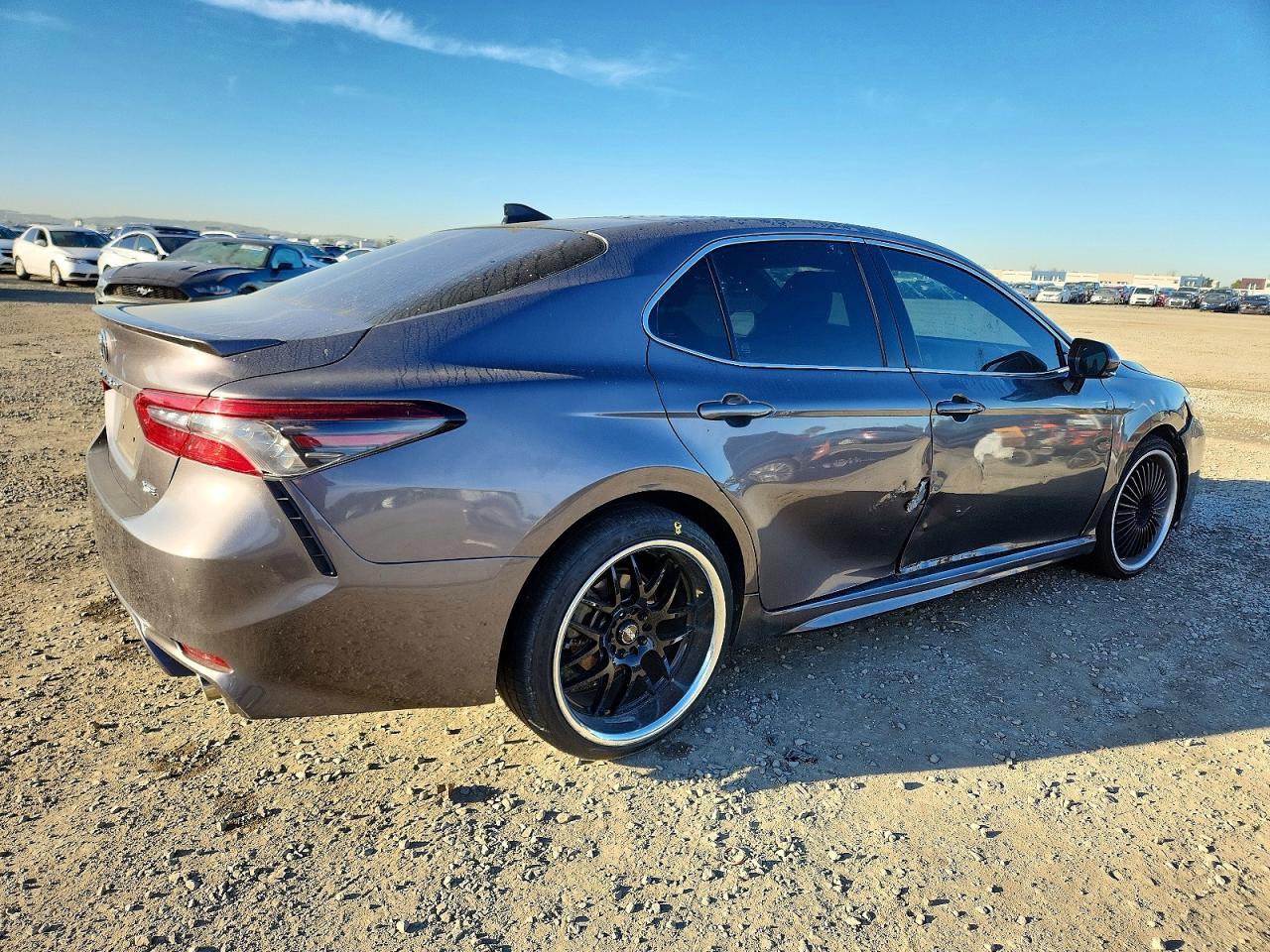 2021 Toyota Camry Xse - Фото 3