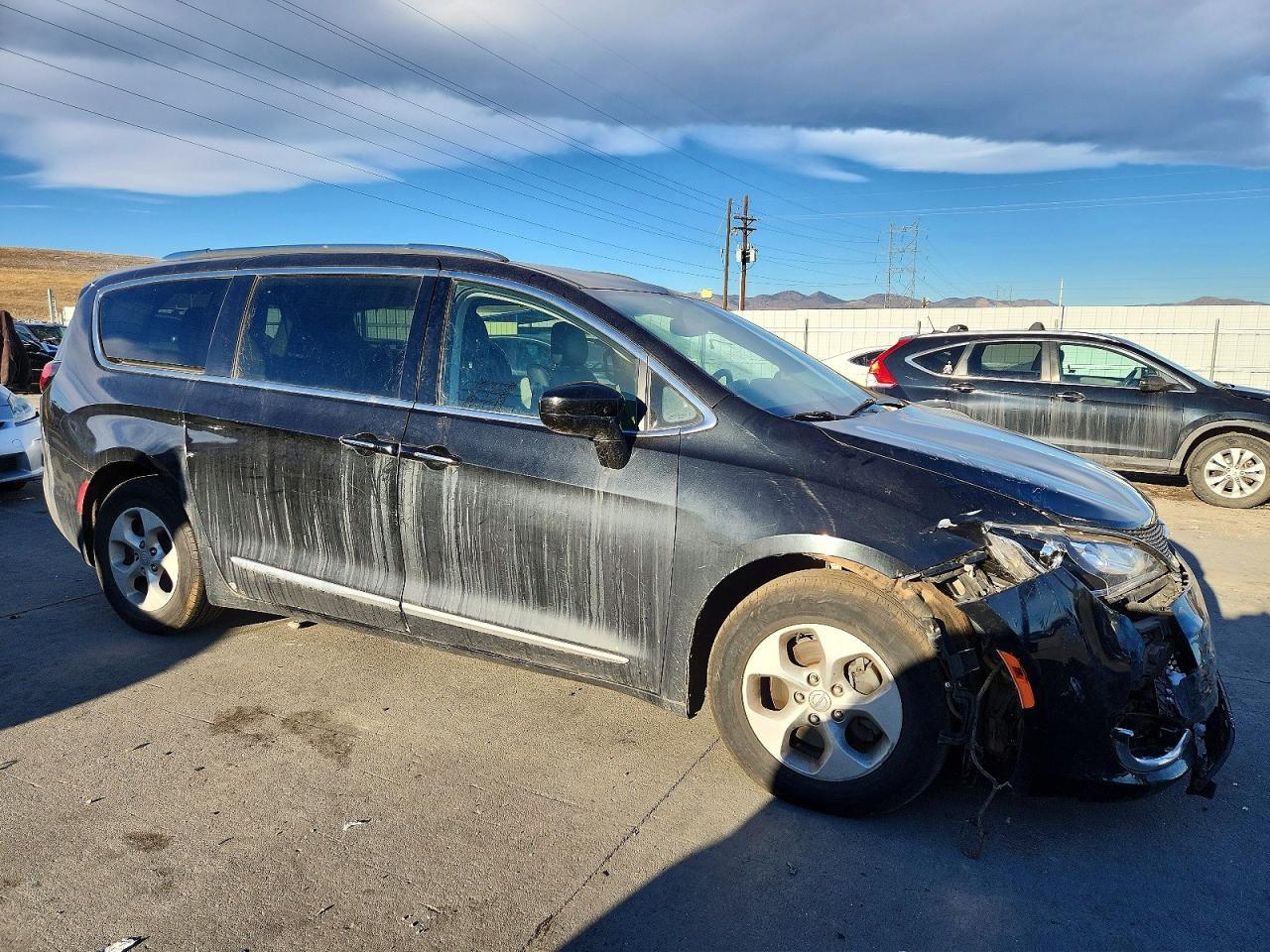 2017 Chrysler Pacifica Touring L Plus - Image 4