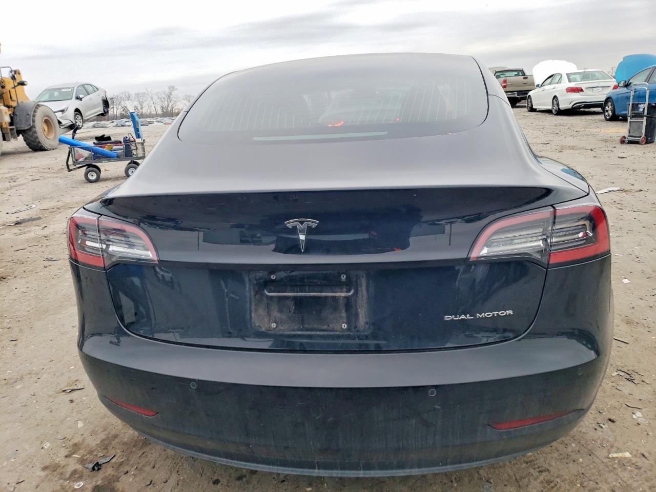 2018 Tesla Model 3 - Фото 6