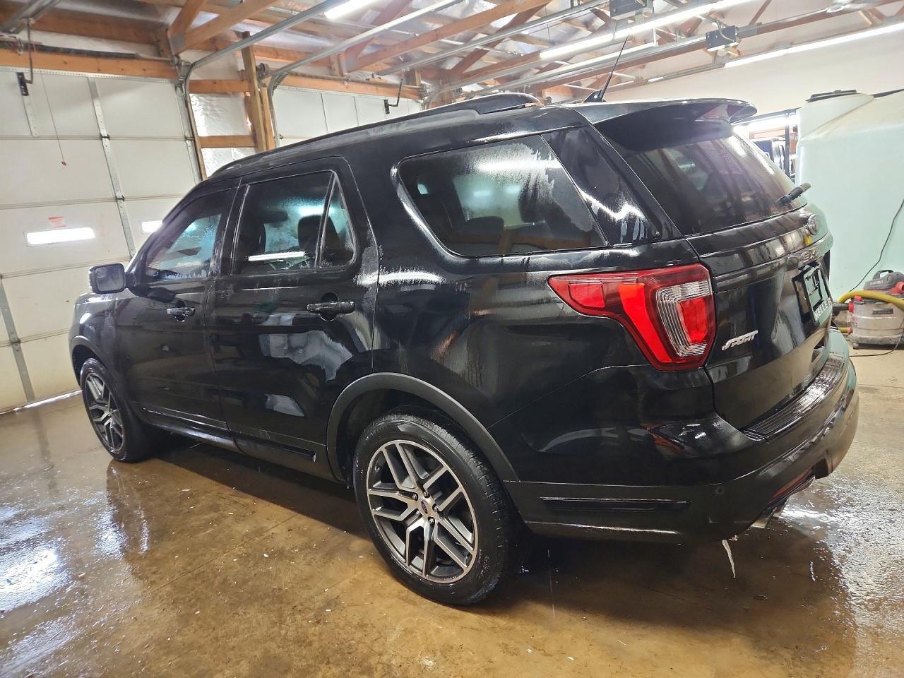 2018 Ford Explorer Sport - Фото 2
