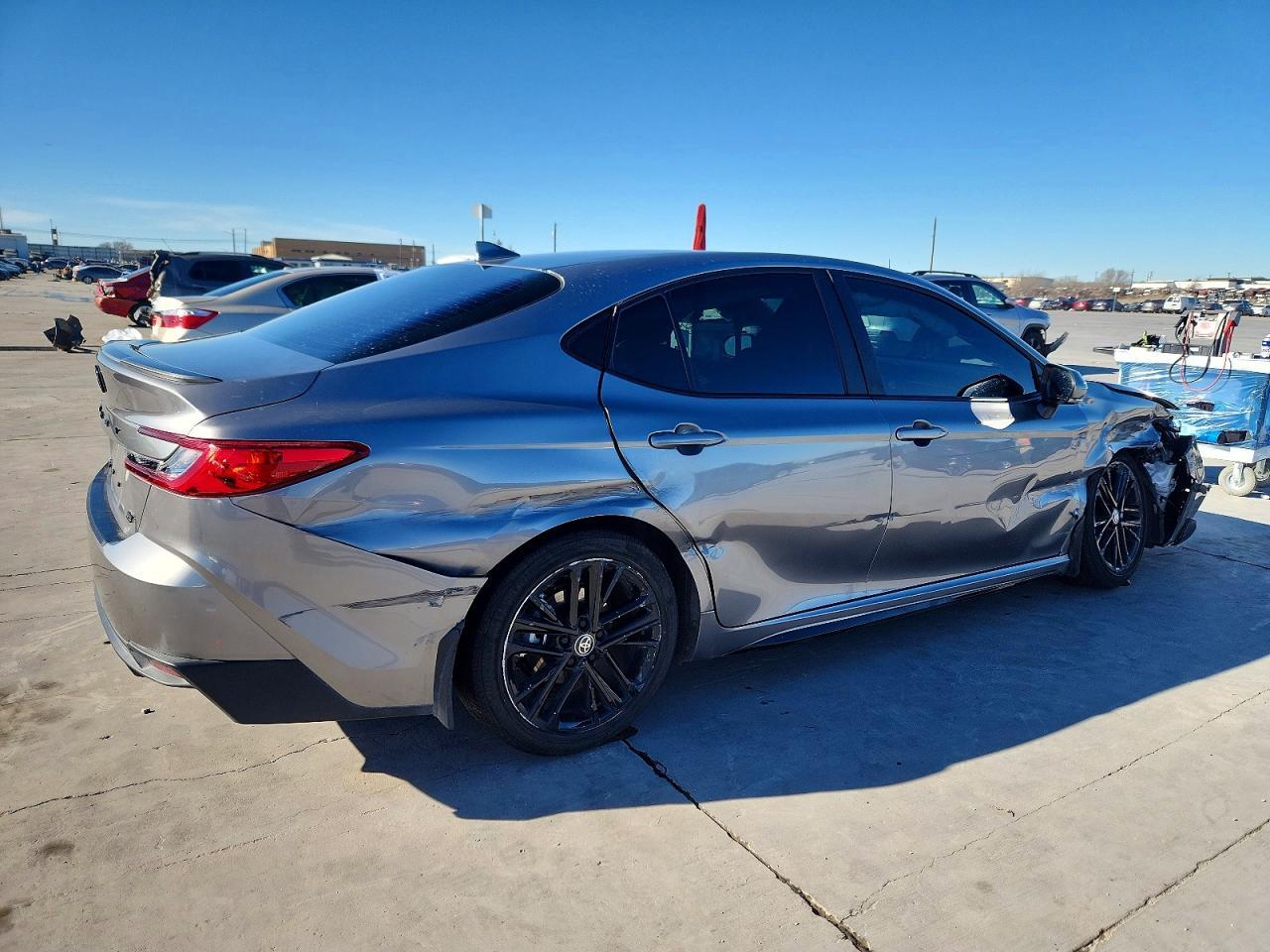 2025 Toyota Camry Se - Фото 3