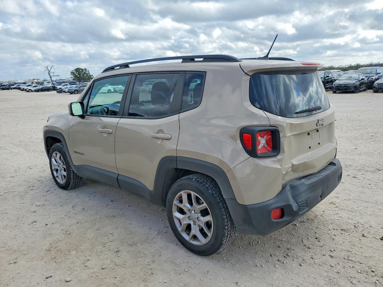 2016 Jeep Renegade Latitude - Фото 2