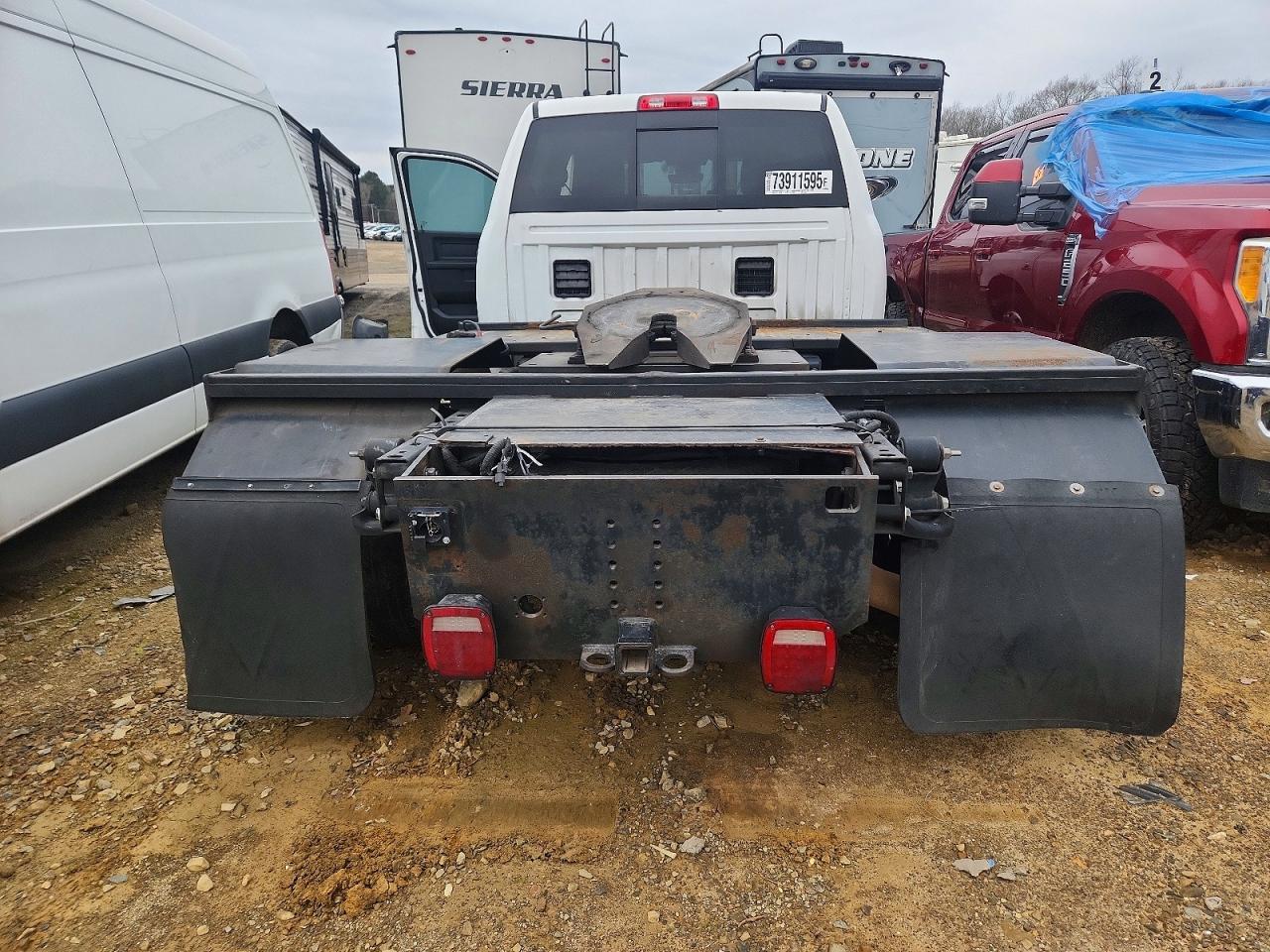 2022 Ram 3500 Tradesman Truck Cab And Chassis - Фото 6