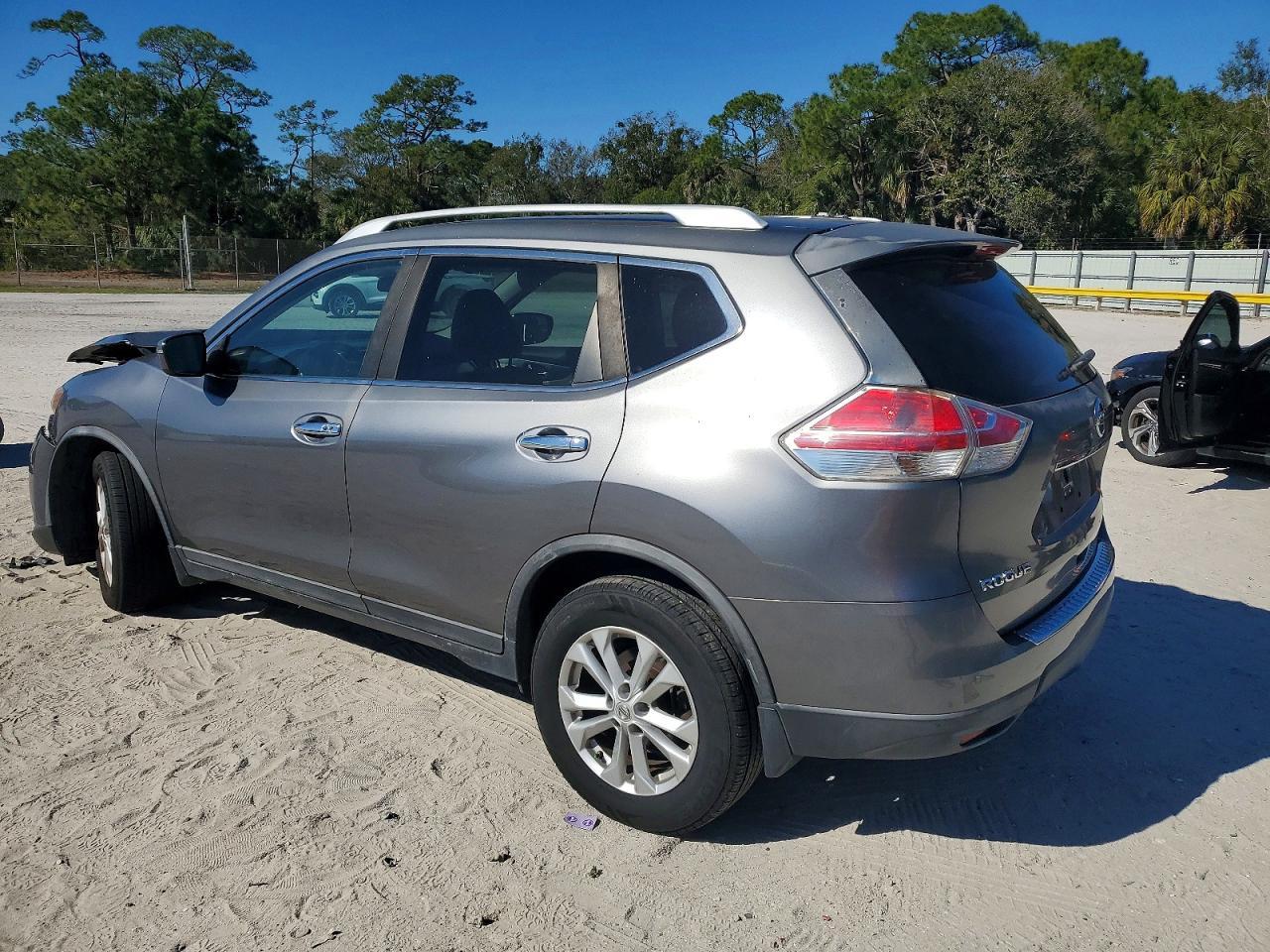 2016 Nissan Rogue S - Фото 2
