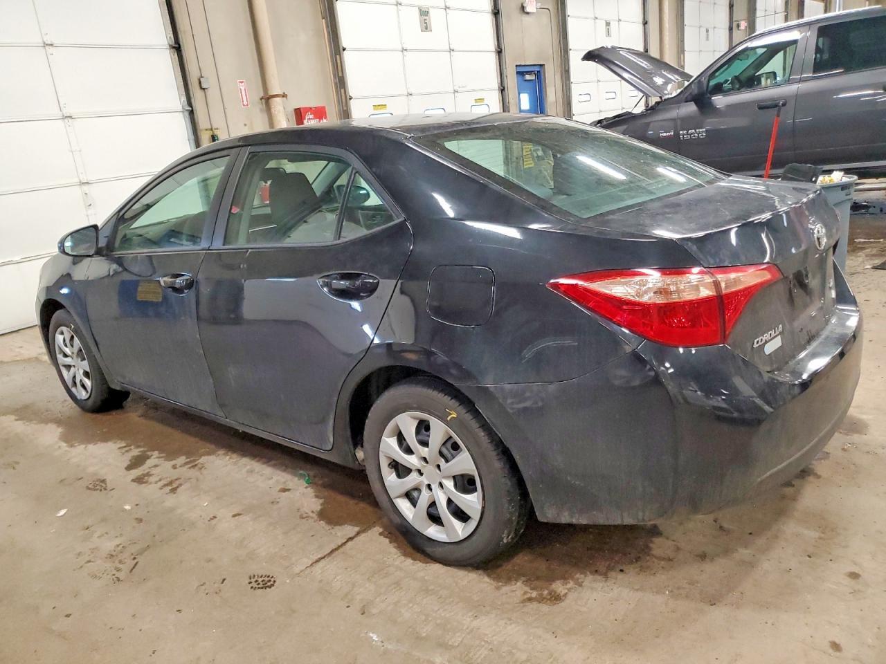 2019 Toyota Corolla L - Фото 2