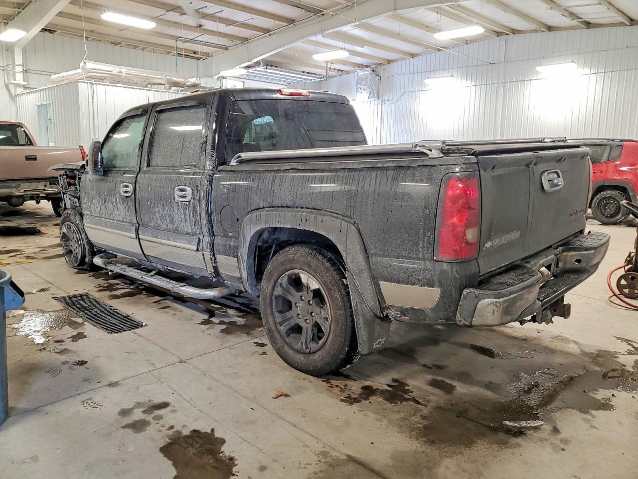 2005 Chevrolet Silverado K1500 - Фото 2
