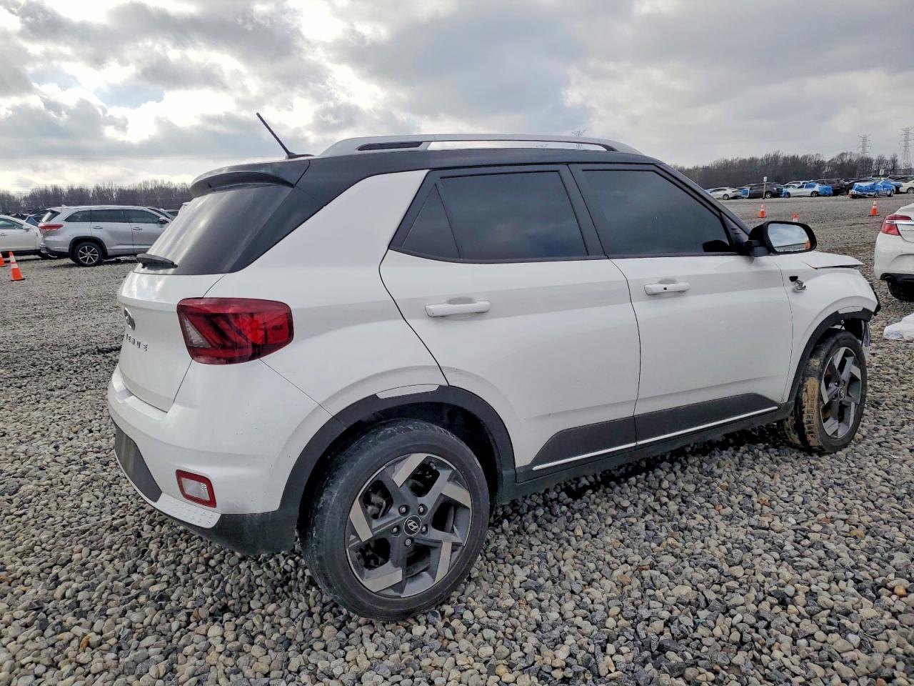 2023 Hyundai Venue Sel - Фото 3
