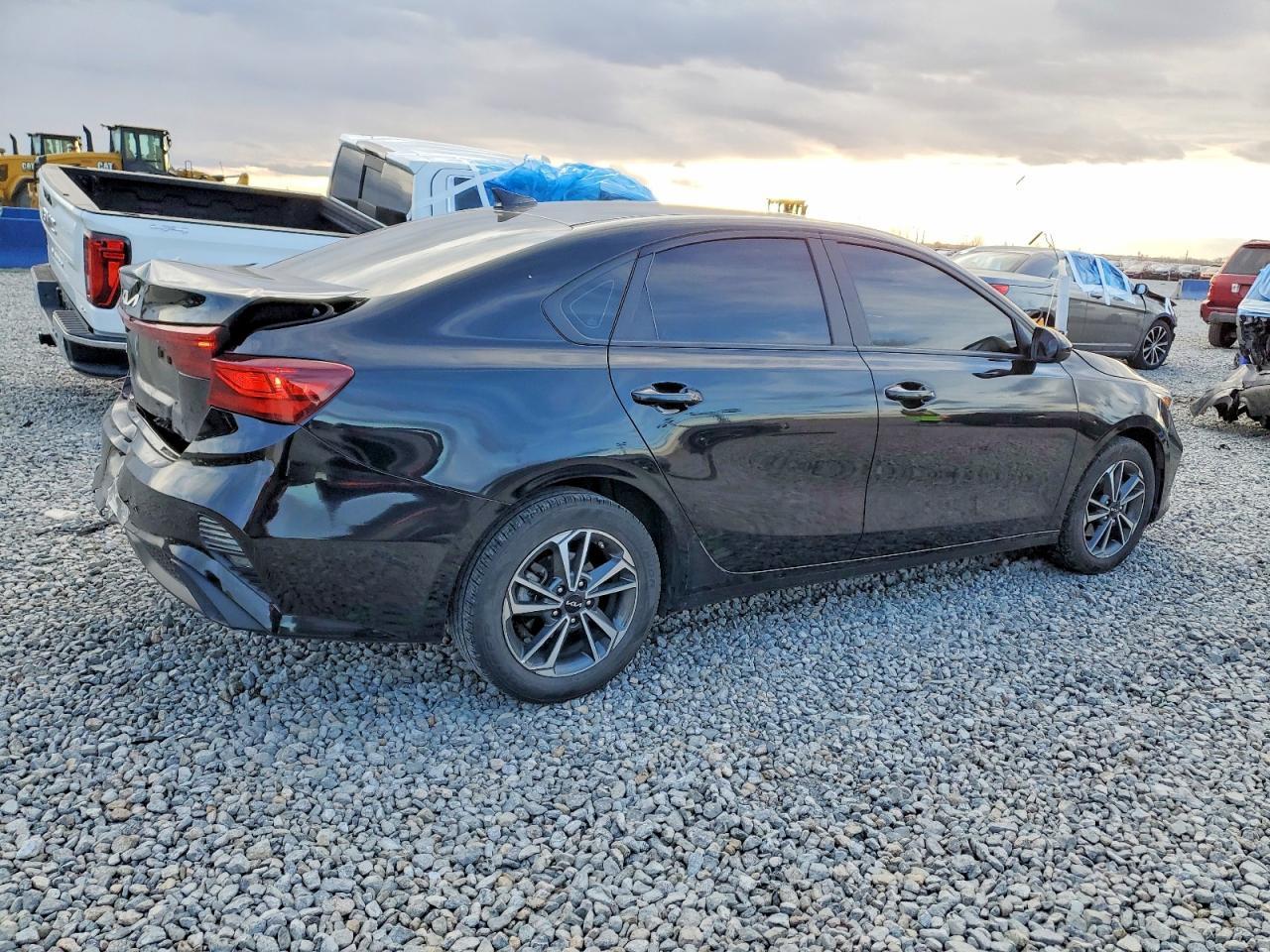 2023 Kia Forte Lx - Image 3