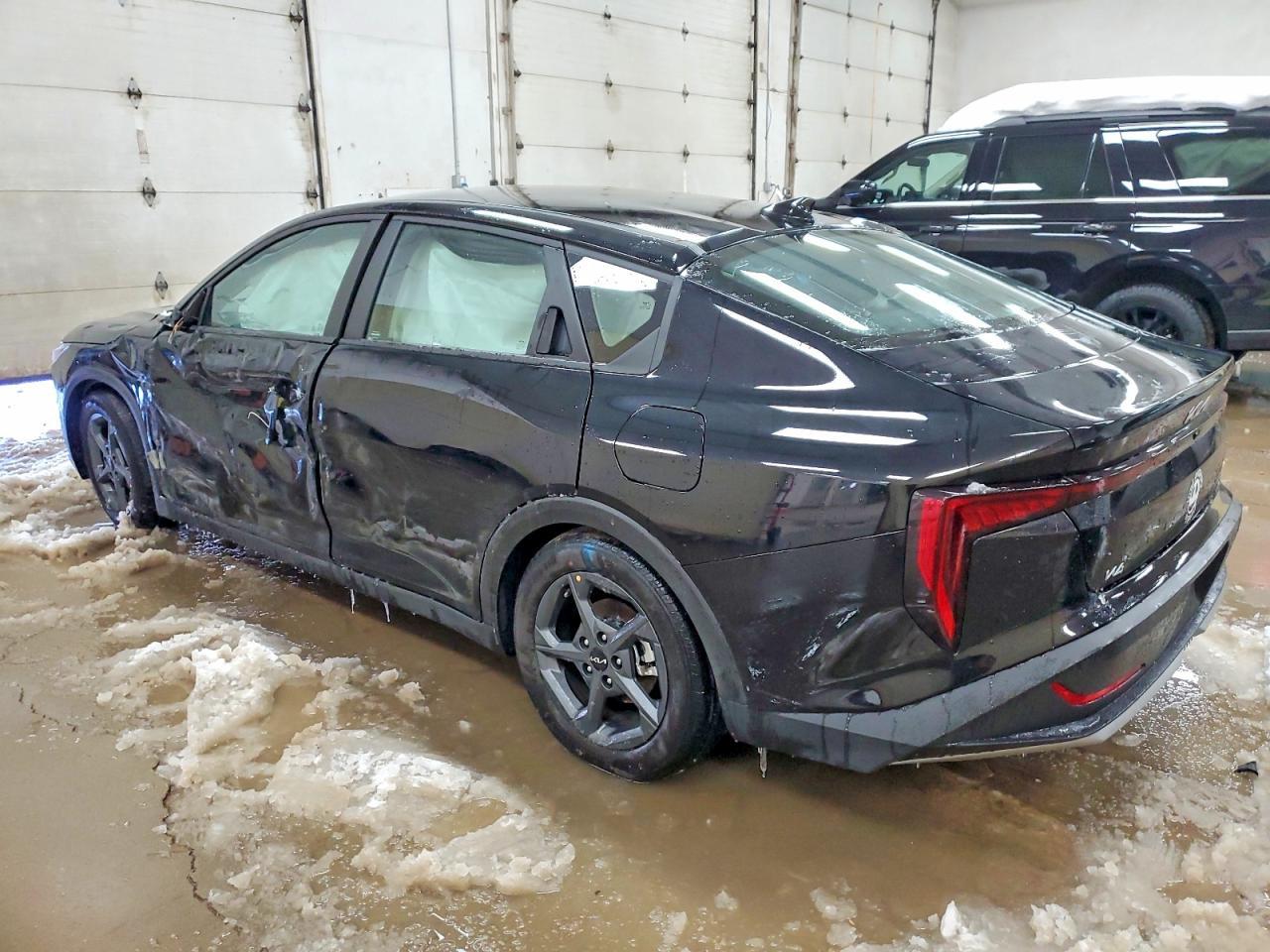 2025 Kia K4 Lxs - Image 2