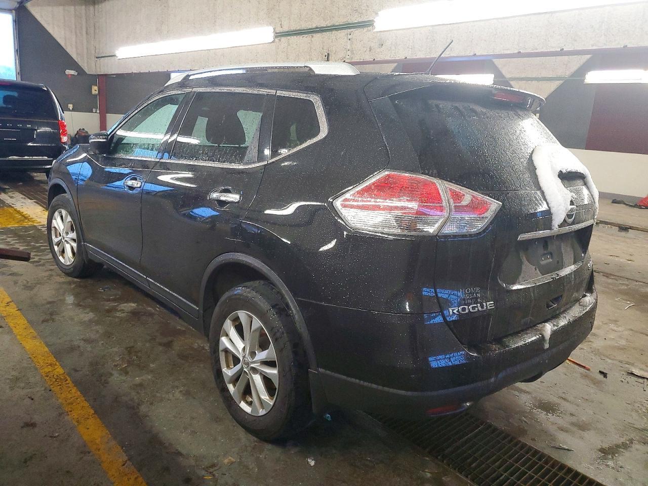 2015 Nissan Rogue S - Фото 2