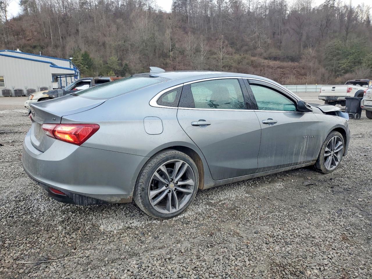 2023 Chevrolet Malibu Premier - Фото 3