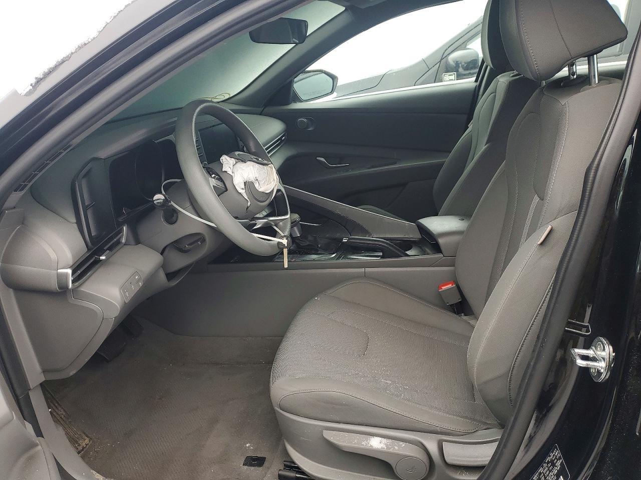 2021 Hyundai Elantra Se - Фото 7