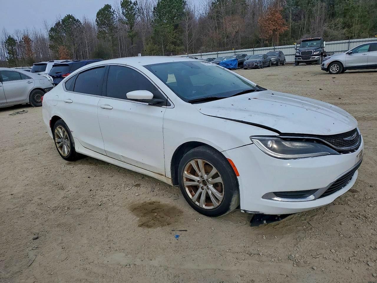 2015 Chrysler 200 Limited - Фото 4
