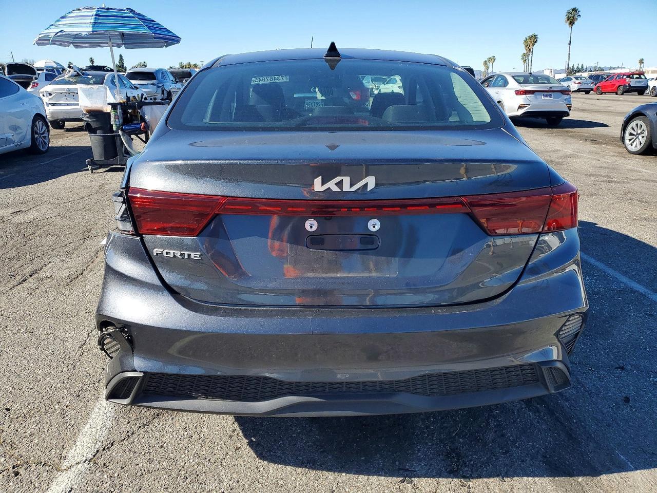 2023 Kia Forte Lxs - Image 6