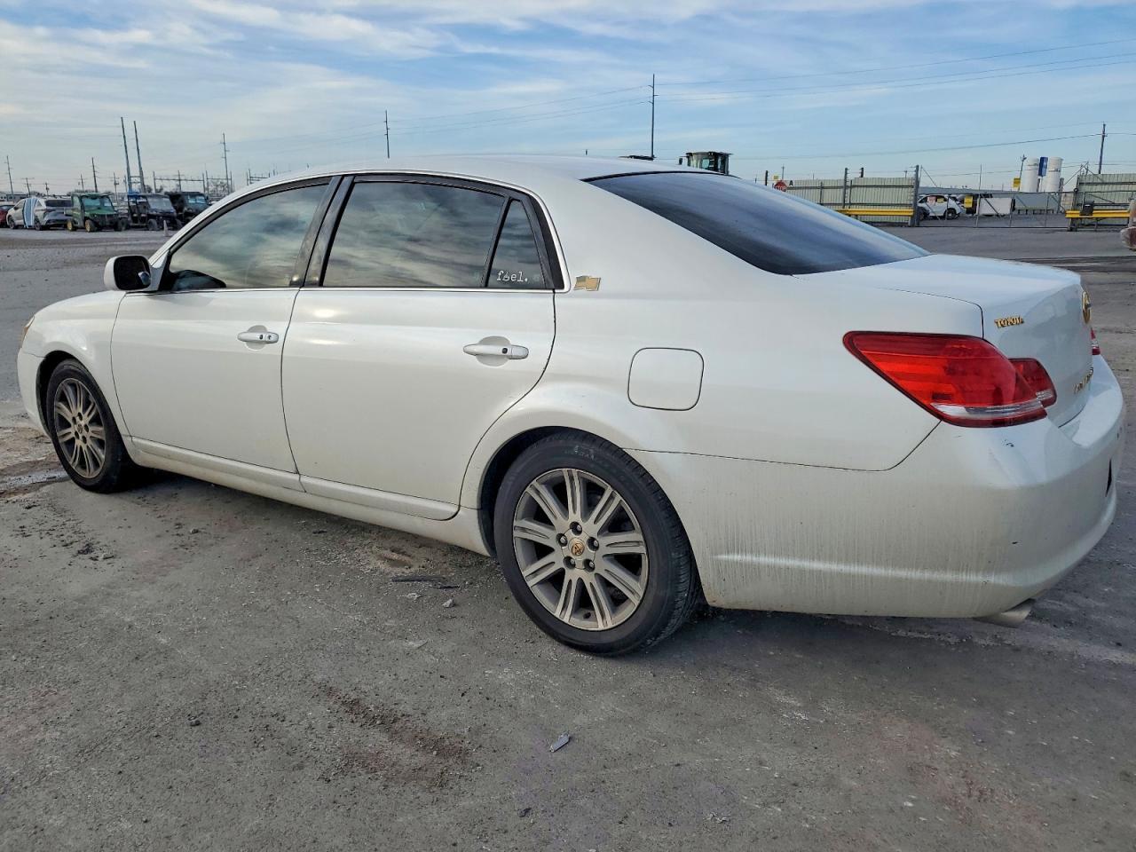 2005 Toyota Avalon Xl - Image 2