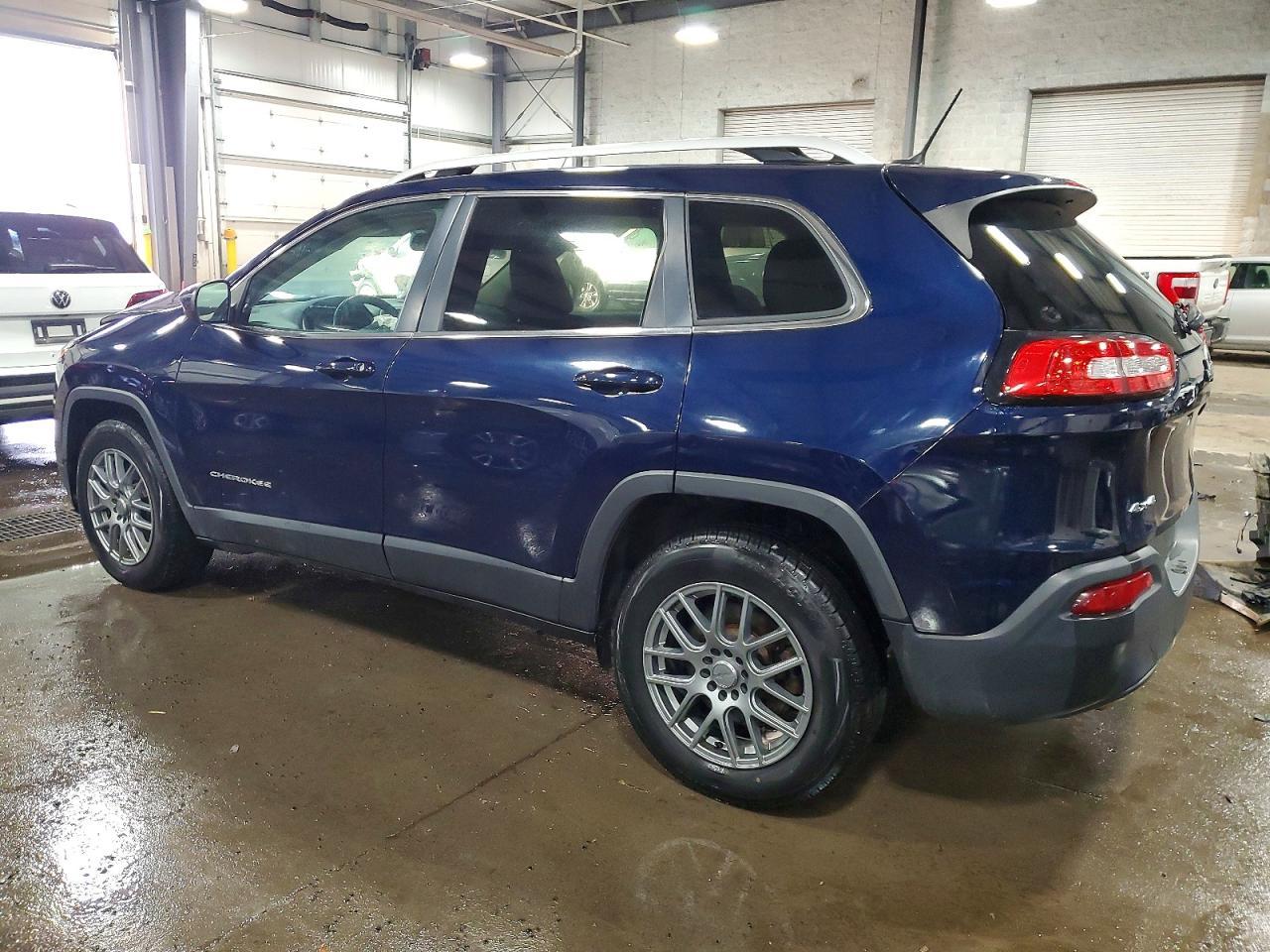 2016 Jeep Cherokee Latitude - Фото 2