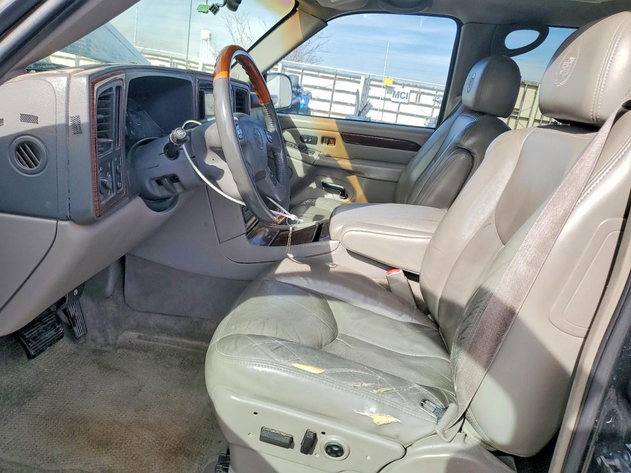 2003 Cadillac Escalade Ext - Image 7