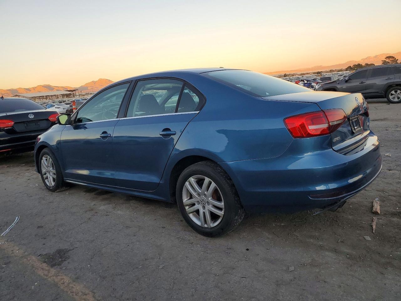 2017 Volkswagen Jetta S - Фото 2