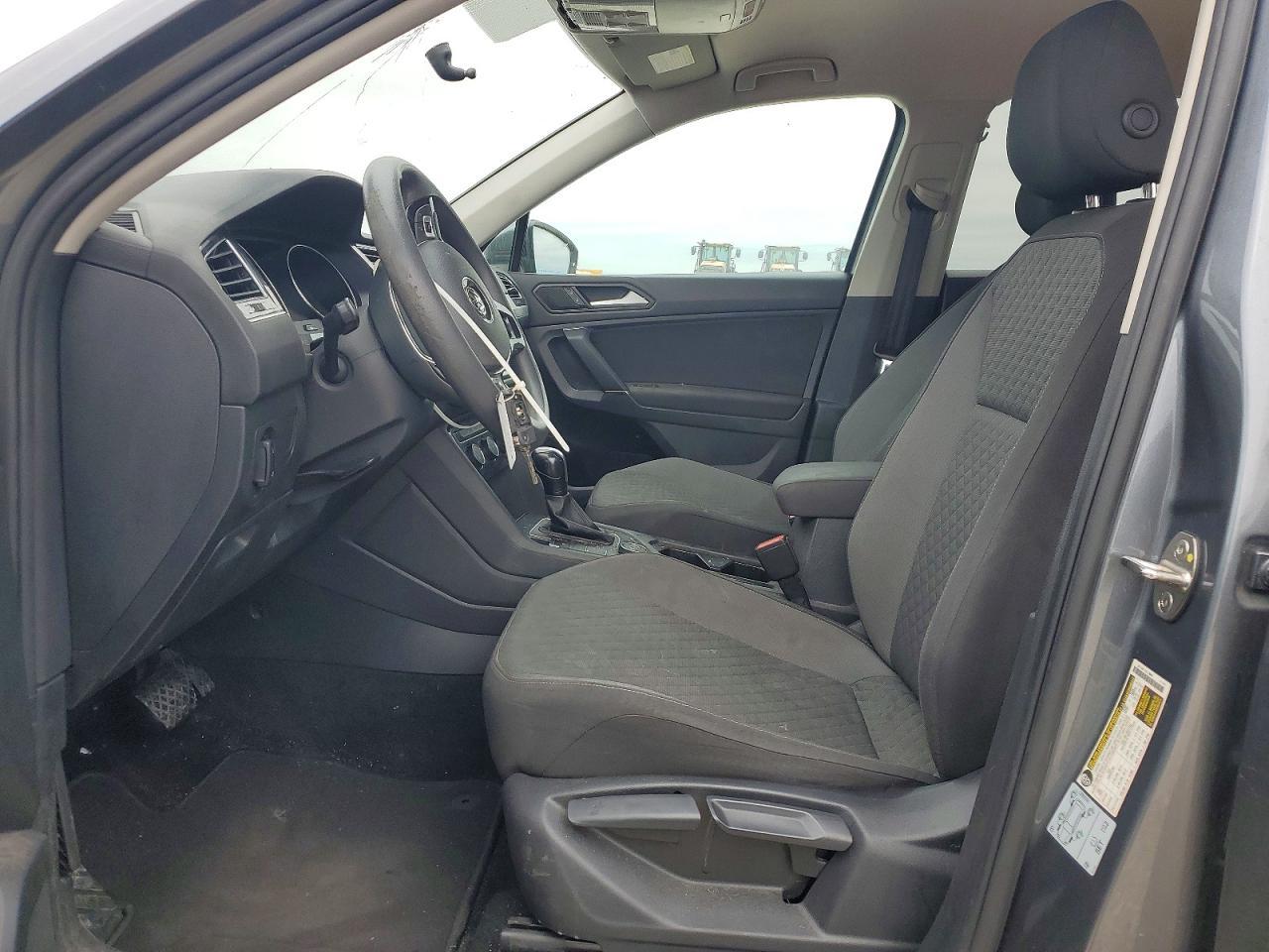 2020 Volkswagen Tiguan S - Фото 7