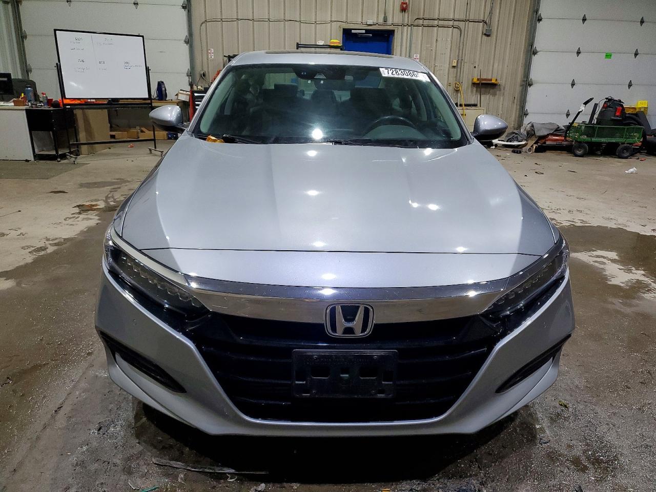 2018 Honda Accord Touring - Image 5