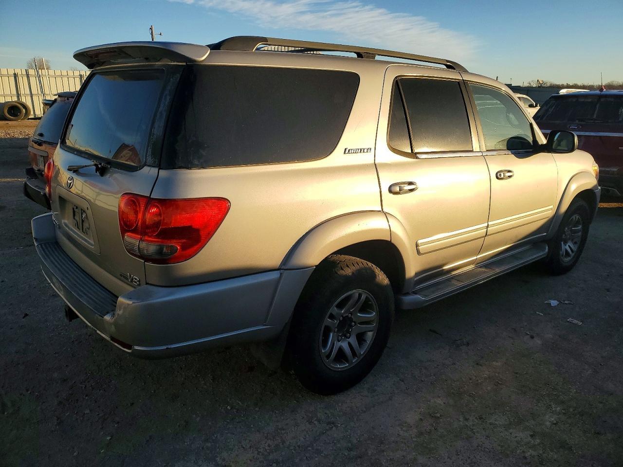 2005 Toyota Sequoia - Фото 3