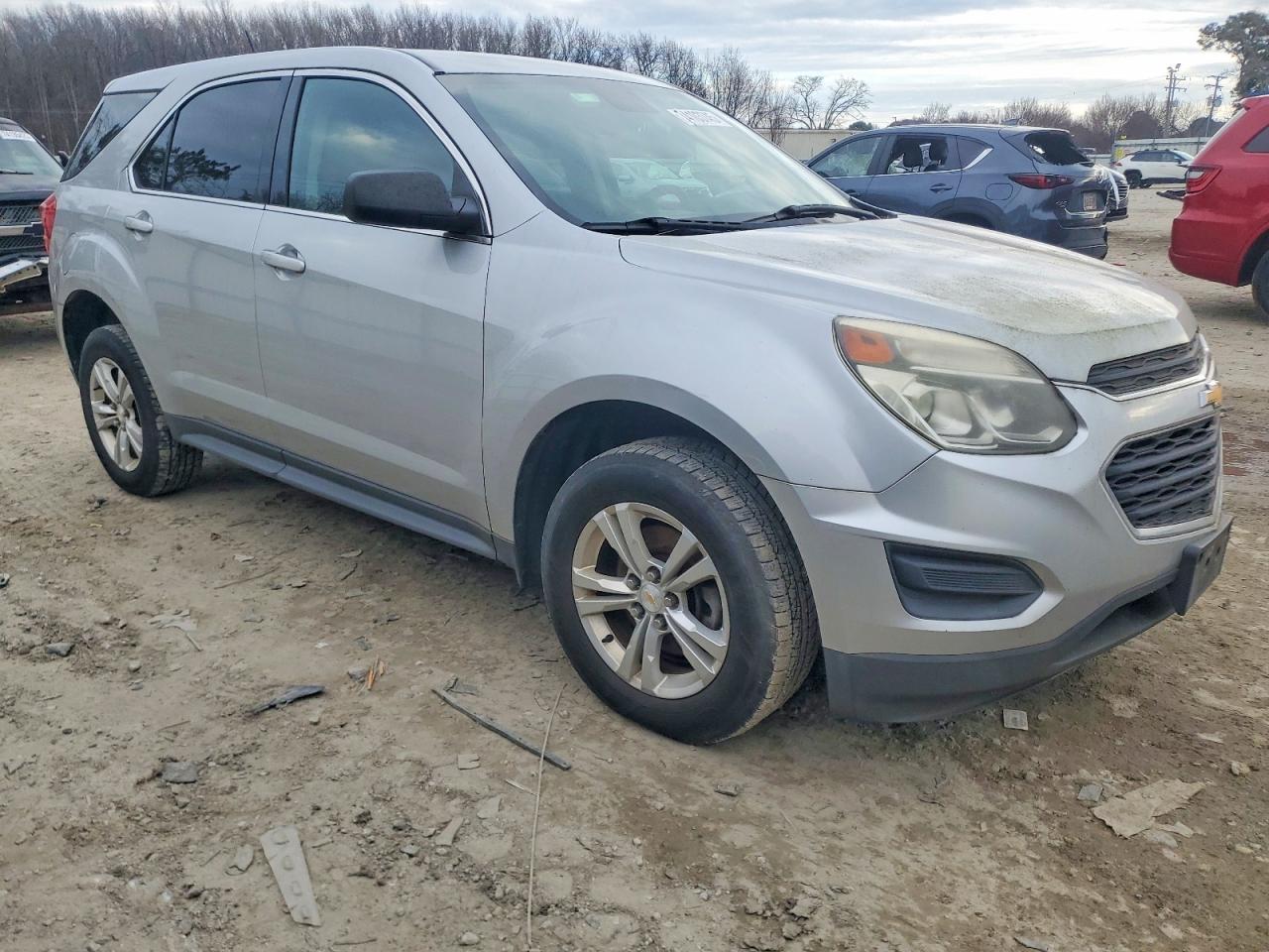 2016 Chevrolet Equinox Ls - Image 4