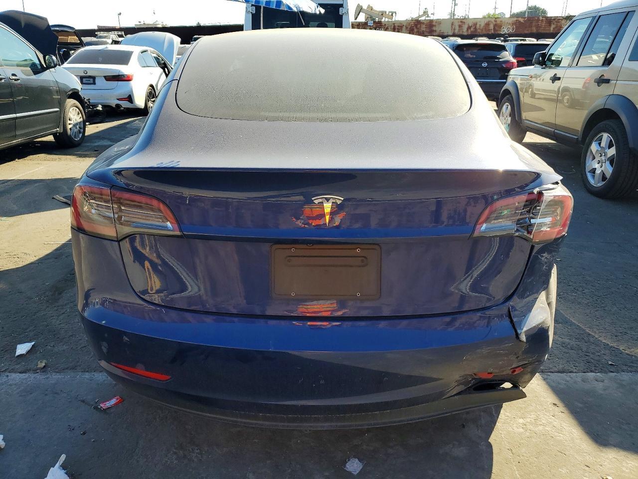 2023 Tesla Model 3 - Фото 6