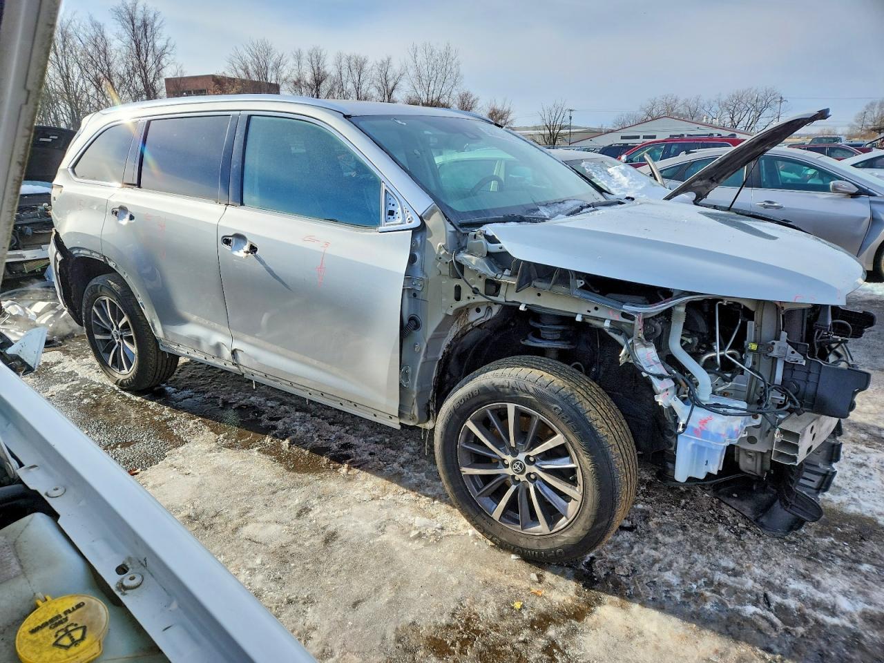 2017 Toyota Highlander Xle - Image 4