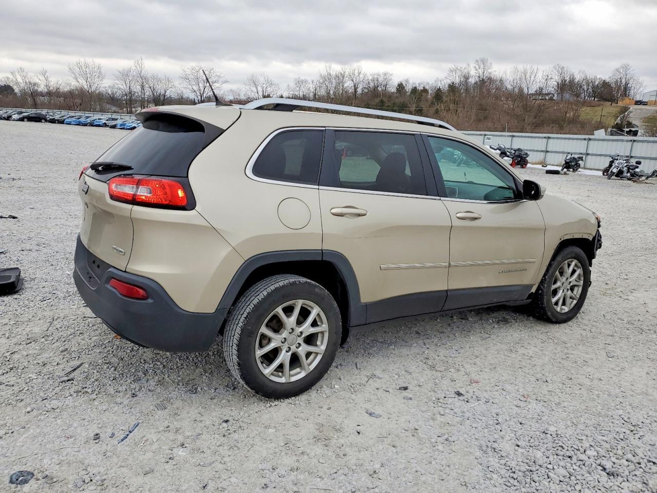 2015 Jeep Cherokee Latitude - Image 3