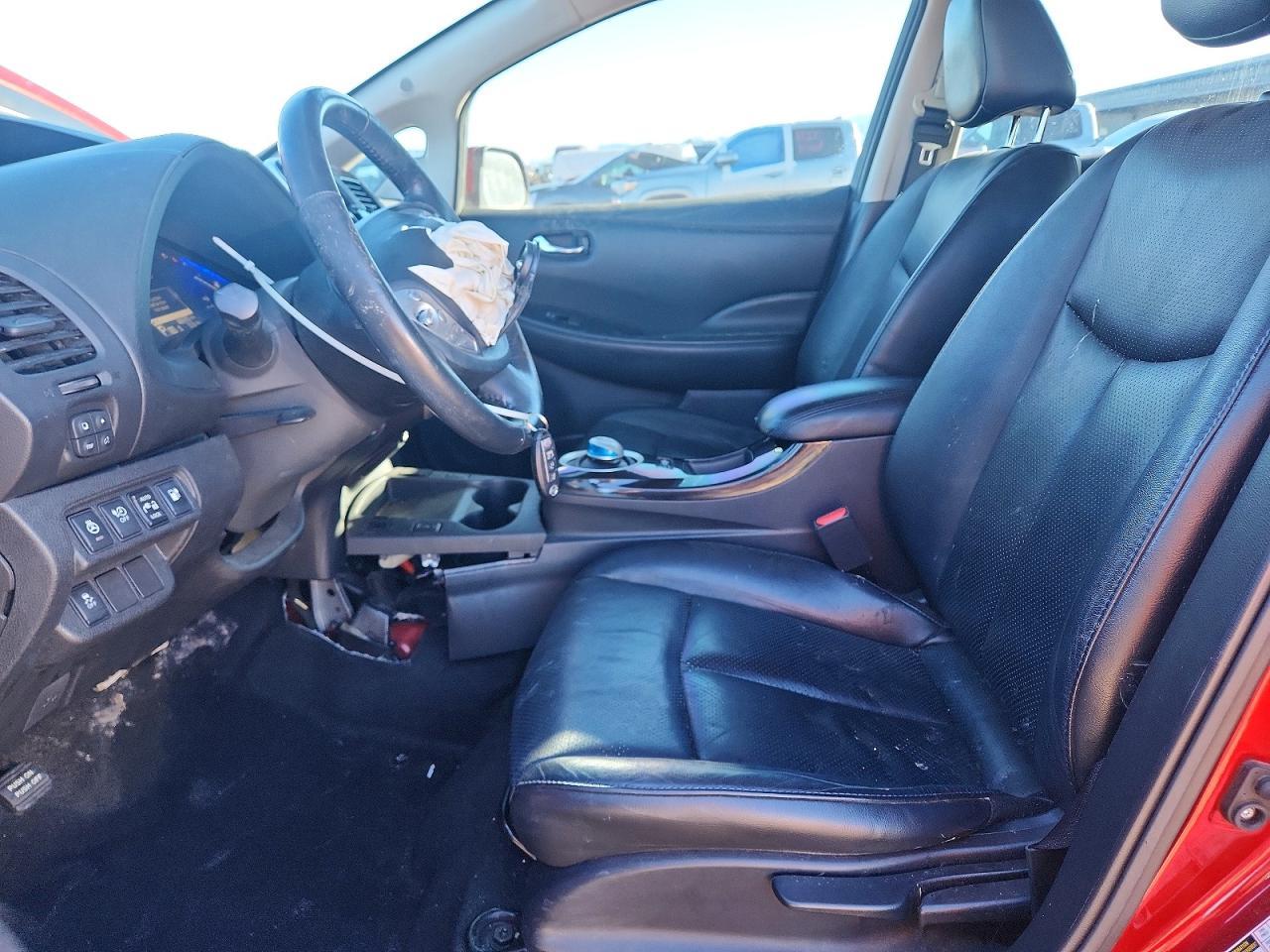 2015 Nissan Leaf S - Image 7